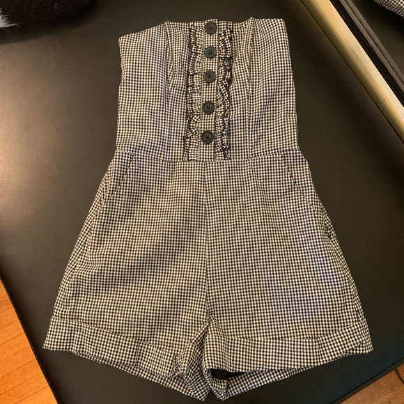 bebe Other - Bebe gingham romper xxs